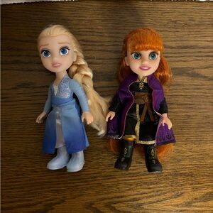 Disney Frozen 2 Petite Elsa Adventure 6" Doll With Comb